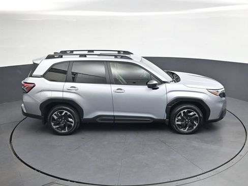 Used 2025 Subaru Forester Limited AWD/4WD image 23