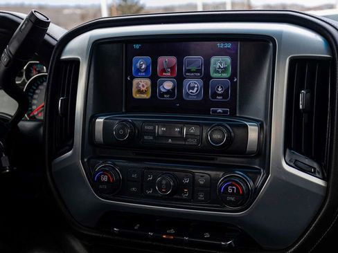 Used 2019 GMC Sierra 1500 SLE w/ SLE Value Package image 21