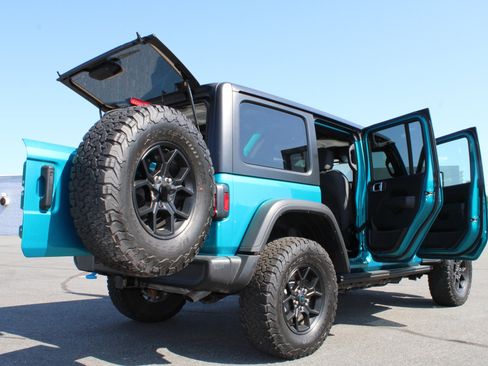 Used 2024 Jeep Wrangler Unlimited AWD/4WD image 6