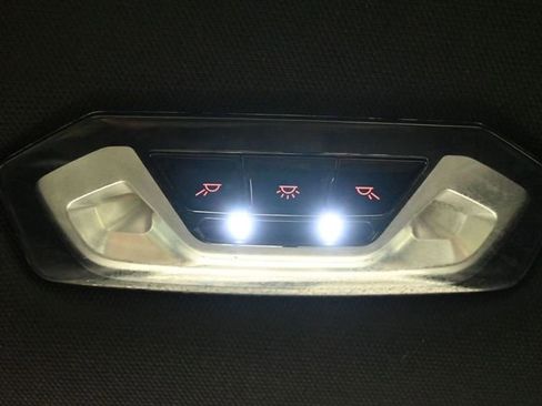 Used 2022 BMW 330i xDrive Sedan image 18