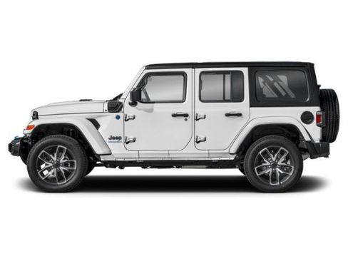 Used 2024 Jeep Wrangler Unlimited Sahara w/ Technology Group AWD/4WD image 3