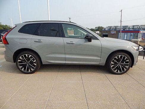 New 2026 Volvo XC60 B5 Ultra w/ Protection Package Premier image 7