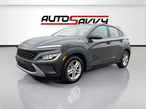 Used 2023 Hyundai Kona SE image 3