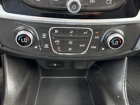 Used 2019 Chevrolet Traverse LT w/ LT Premium Package image 26