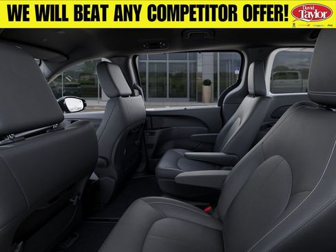 New 2026 Chrysler Voyager LX FWD image 24