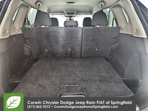 Used 2024 Nissan Rogue SV FWD image 29