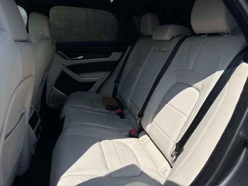 New 2026 Jaguar F-PACE R-Dynamic S image 8