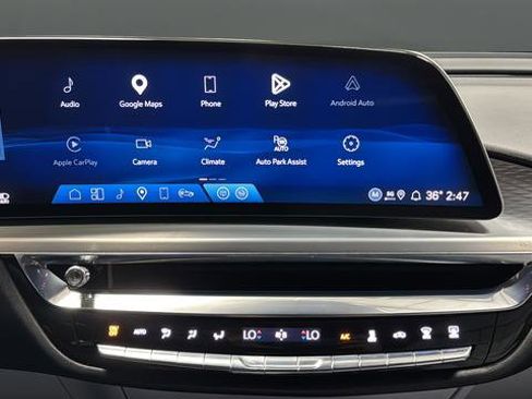 Used 2024 Cadillac Lyriq Luxury image 13