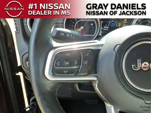 Used 2019 Jeep Wrangler Unlimited Sahara AWD/4WD image 14