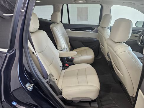 Used 2024 Cadillac XT6 Premium Luxury w/ Technology Package AWD/4WD image 38