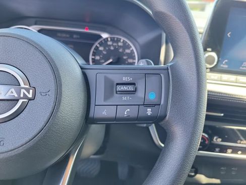 Used 2024 Nissan Rogue SV AWD/4WD image 25