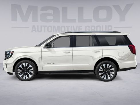 Used 2025 Ford Expedition Platinum w/ Driver's Package AWD/4WD image 23
