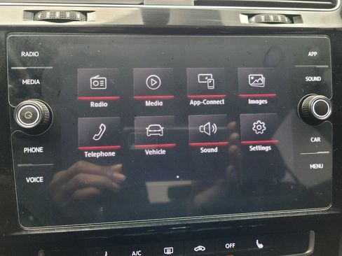 Used 2020 Volkswagen GTI SE image 24