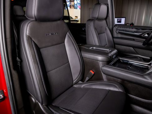 Used 2021 GMC Yukon XL Denali image 19