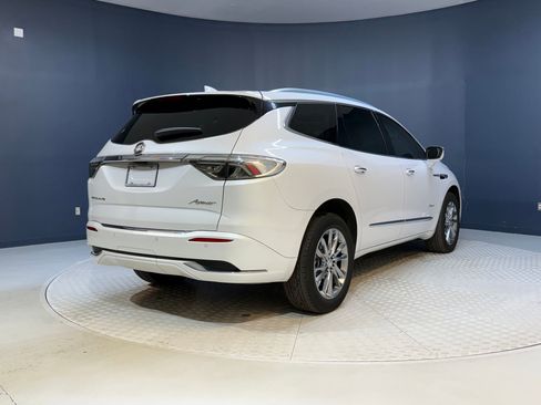 Used 2023 Buick Enclave Avenir image 8