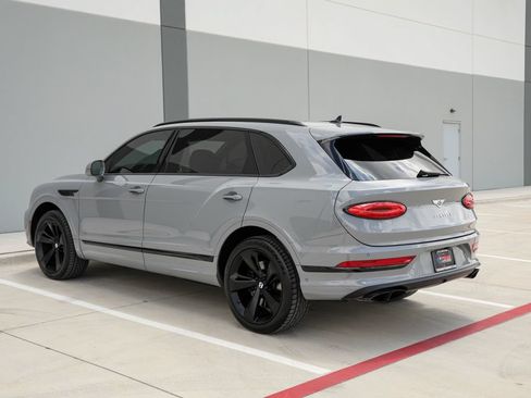 Used 2023 Bentley Bentayga Extended Wheelbase AWD/4WD image 5