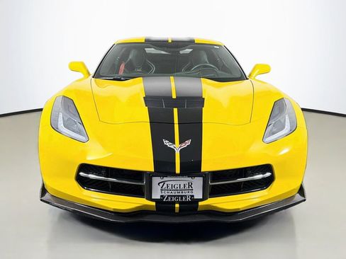 Used 2019 Chevrolet Corvette Stingray Coupe RWD image 2