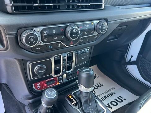Used 2024 Jeep Wrangler Unlimited Rubicon 4xe AWD/4WD image 20