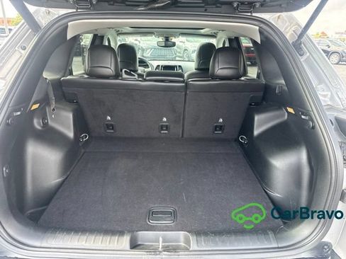 Used 2019 Jeep Cherokee Limited AWD/4WD image 9