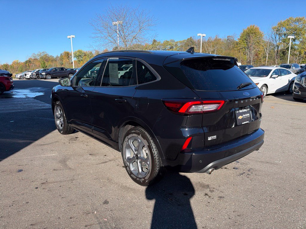 Used 2023 Ford Escape ST-Line w/ Tech Pack #1 AWD/4WD image 6