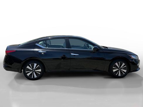 Used 2021 Nissan Altima 2.5 SV w/ SV Premium Package FWD image 6