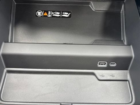 New 2026 Chevrolet Suburban High Country AWD/4WD image 34