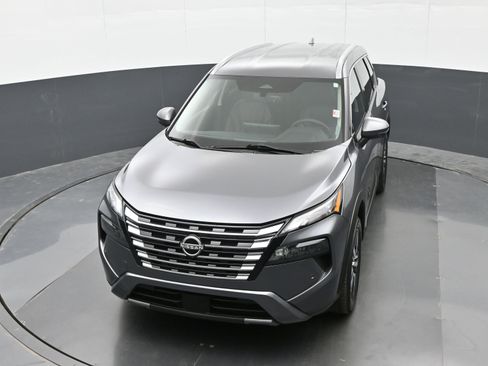 Used 2024 Nissan Rogue SL image 34