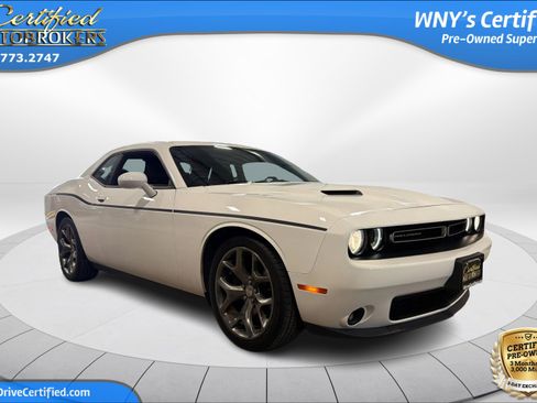 Used 2016 Dodge Challenger SXT Plus RWD image 3