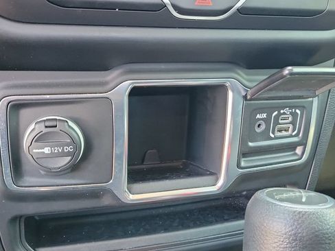 Used 2021 Jeep Gladiator Sport AWD/4WD image 34