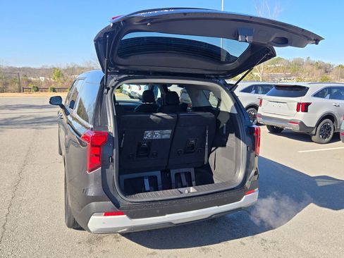 Certified 2025 Kia Carnival LXS image 18