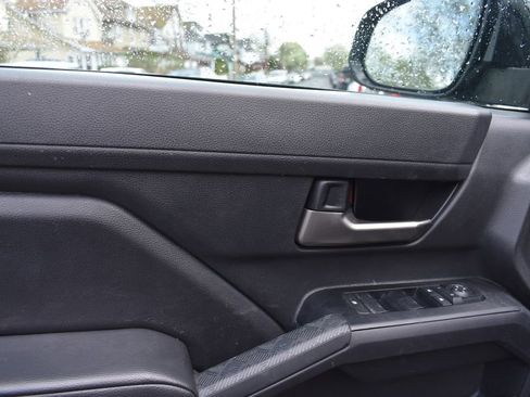 Used 2025 Toyota Tacoma TRD Off-Road image 12