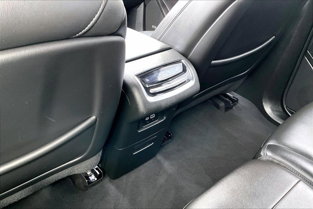 Used 2024 Cadillac XT6 Premium Luxury FWD image 10