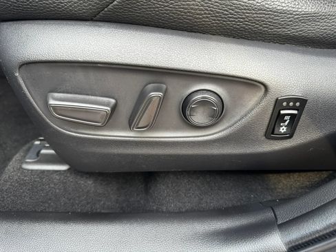 Used 2023 Toyota RAV4 SE AWD/4WD image 10