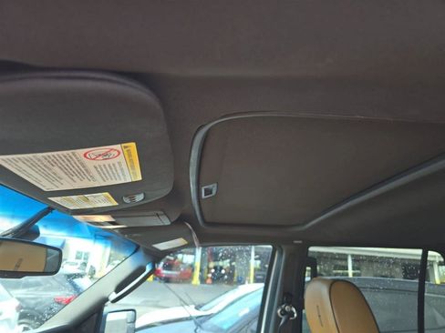 Used 2014 Lincoln Navigator 4WD w/ Equipment Group 101A image 21