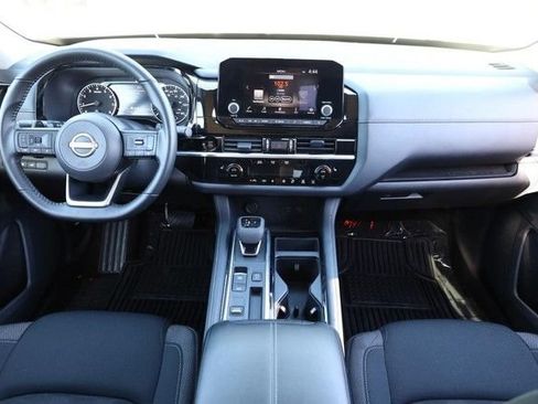 Certified 2025 Nissan Pathfinder SV FWD image 24