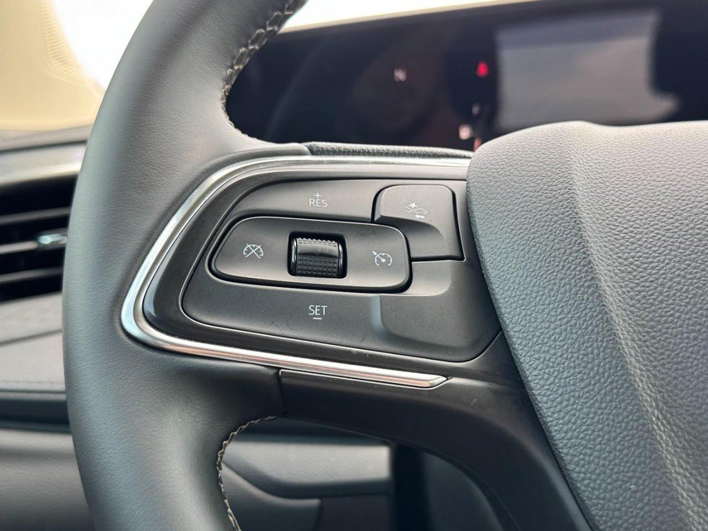 Used 2025 Buick Encore GX Preferred FWD image 19