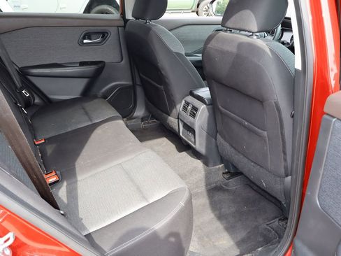 Used 2022 Nissan Rogue SV FWD image 17