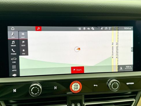Certified 2026 Porsche Macan AWD/4WD image 17