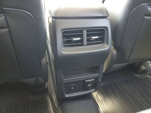 Used 2023 Ford Edge Titanium AWD/4WD image 25