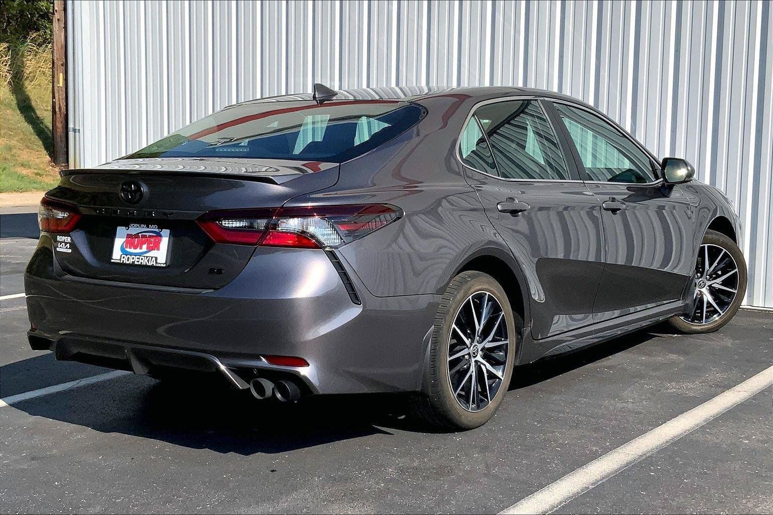Used 2023 Toyota Camry SE FWD image 11