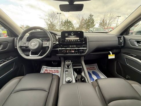 New 2025 Nissan Pathfinder SL image 21