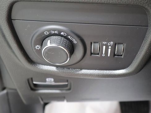 Used 2024 Jeep Grand Cherokee L Altitude AWD/4WD image 32