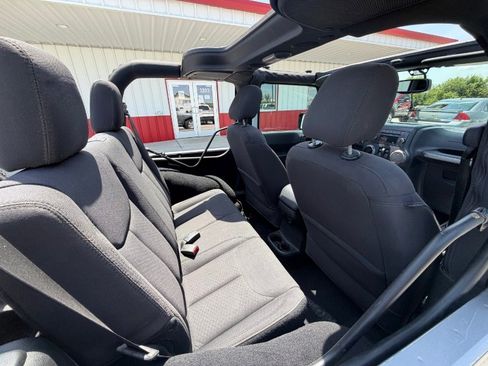 Used 2018 Jeep Wrangler Sport AWD/4WD image 17
