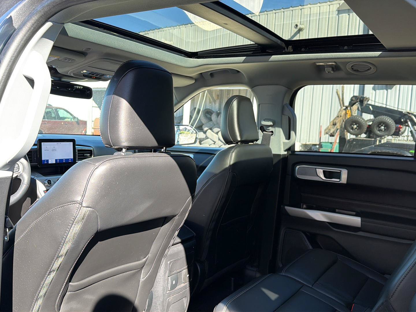 Used 2024 Ford Explorer XLT w/ Equipment Group 202A AWD/4WD image 8