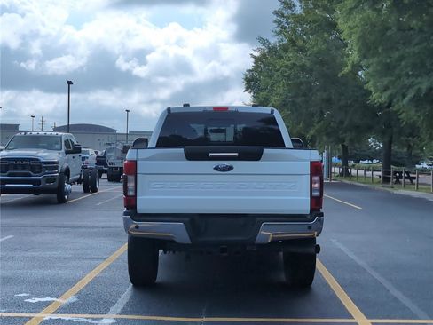 Used 2022 Ford F250 Lariat w/ Lariat Value Package AWD/4WD image 4