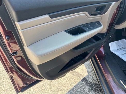 Used 2018 Honda Odyssey EX image 12