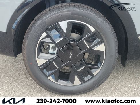 New 2026 Kia Sportage SX FWD image 9