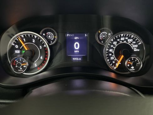 Used 2020 RAM 2500 Big Horn image 24