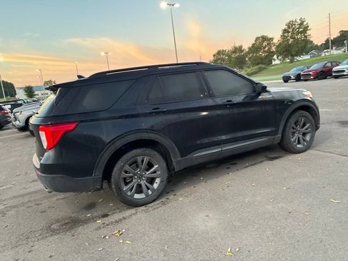 Used 2022 Ford Explorer XLT w/ Equipment Group 202A AWD/4WD image 8