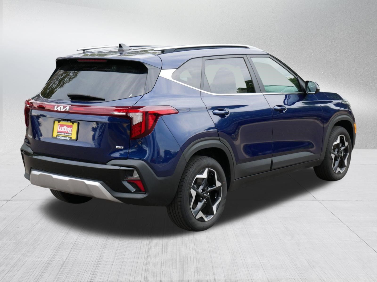 Used 2024 Kia Seltos EX AWD/4WD image 7